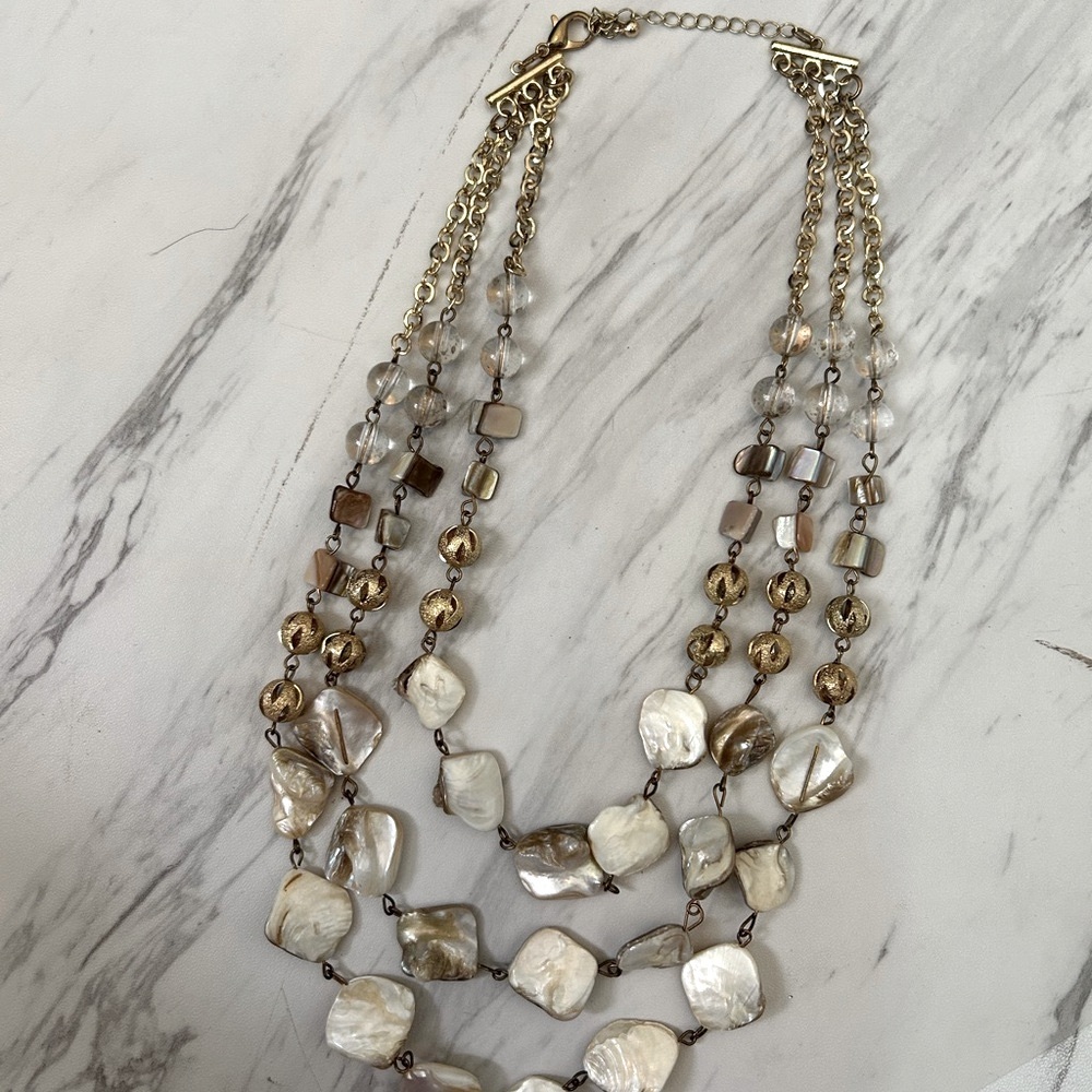 Elegant Gold and Cream Shell Necklace